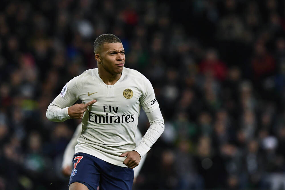 美国人忙着内斗，中国人忙着改规则：中美博弈，玩法变了